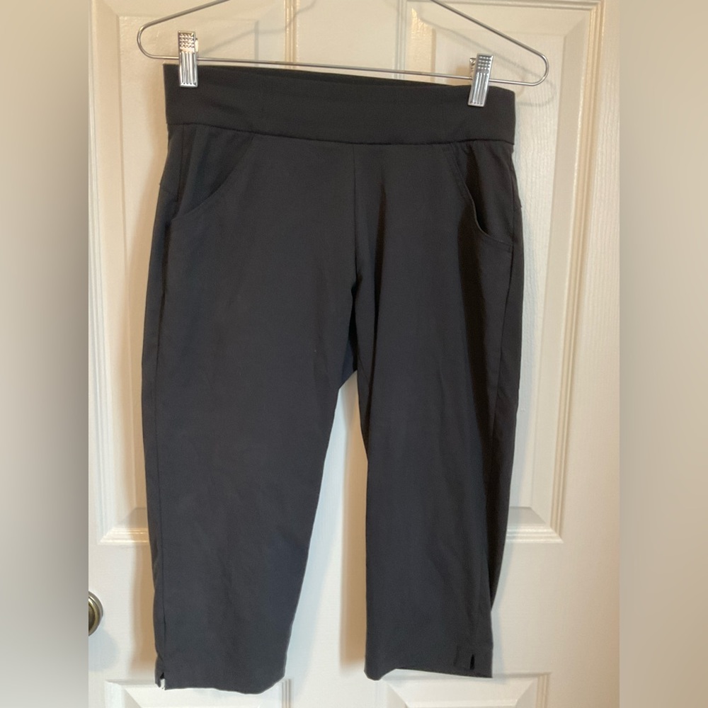 Columbia women’s black Capri pant size S.